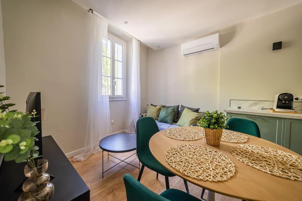 Le Pearl Appartement de charme en bord rivière Collobrières Esterno foto