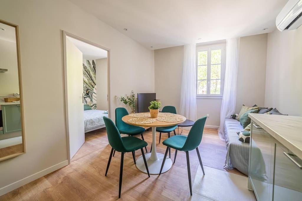 Le Pearl Appartement de charme en bord rivière Collobrières Esterno foto