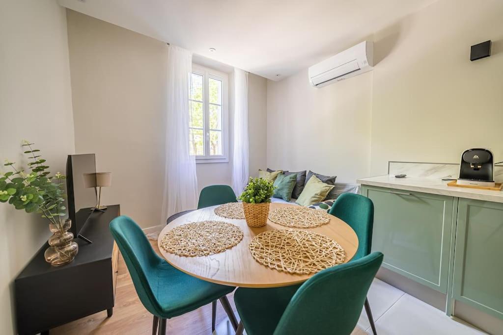 Le Pearl Appartement de charme en bord rivière Collobrières Esterno foto